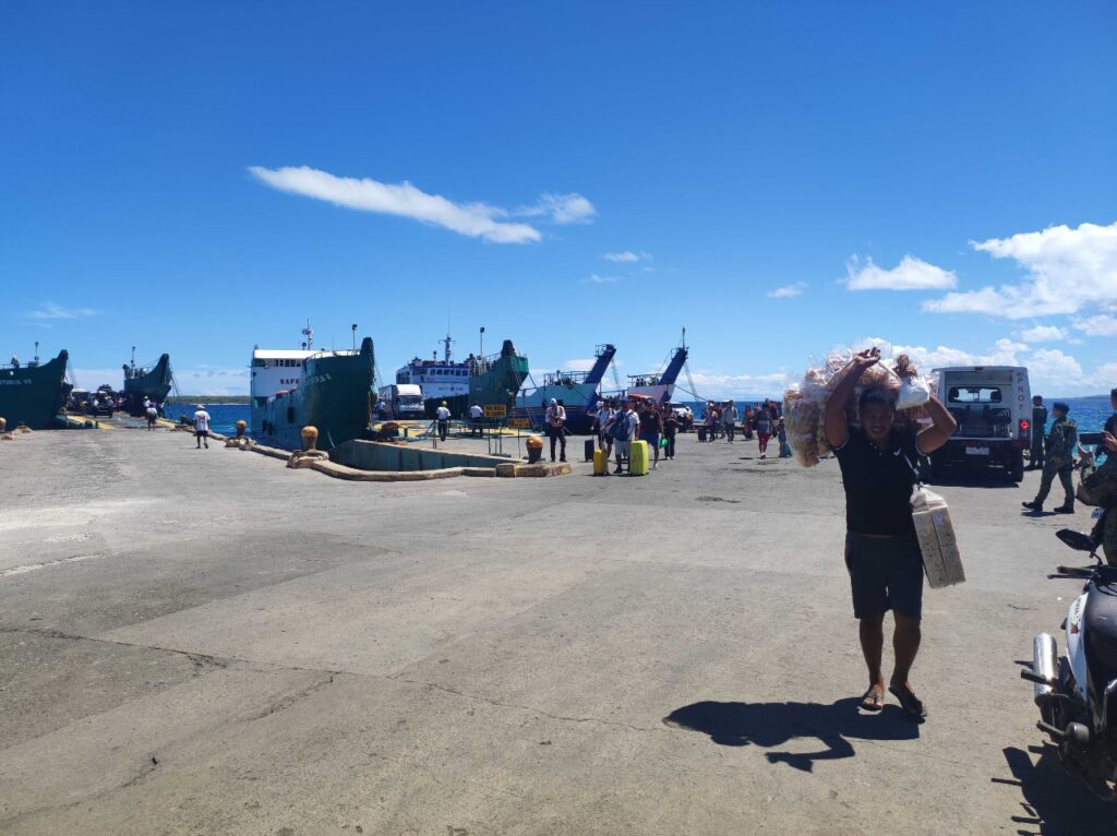 Santa Fe seeks clarity on shipping fees, schedules