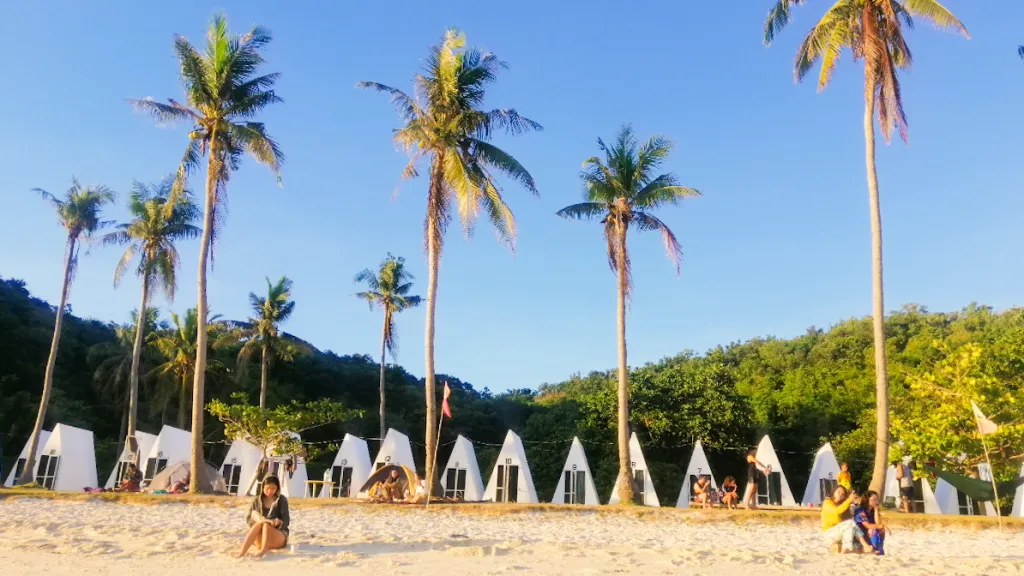 Carnaza Island draws tourists seeking quieter Cebu escape